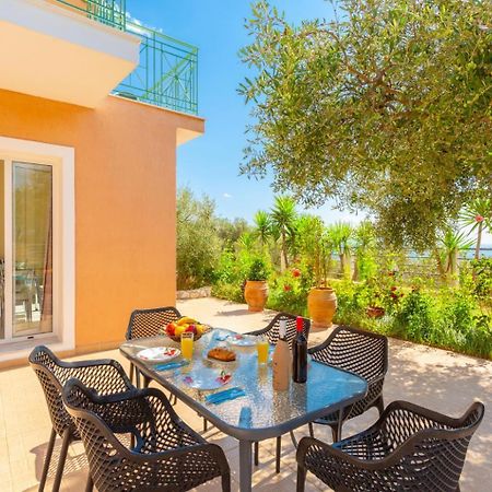 Villa Eri Lourdata  Esterno foto